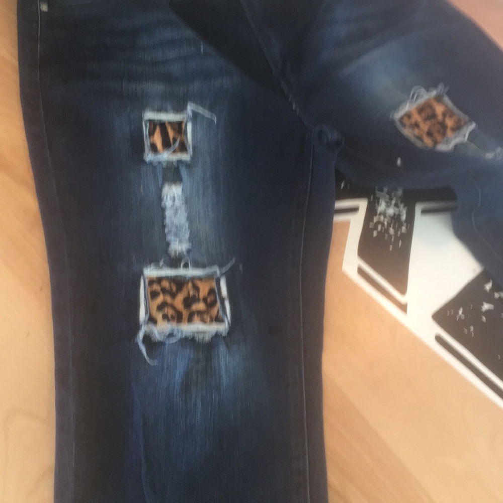 L&B Leopard Patch Jeans - Picture 3 of 4